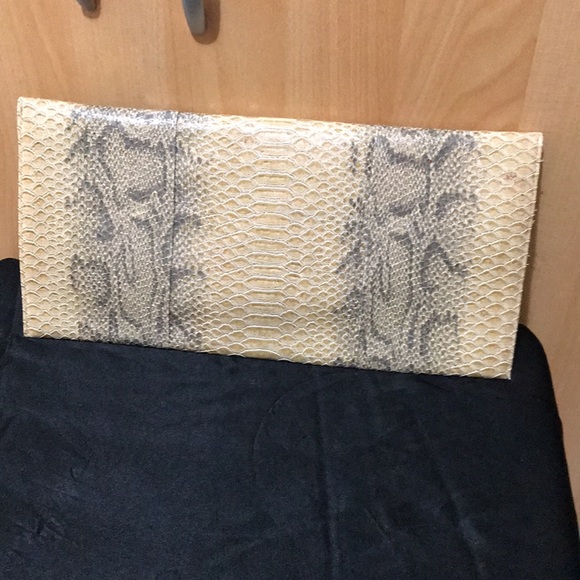 Faux python clutch - Picture 2 of 3